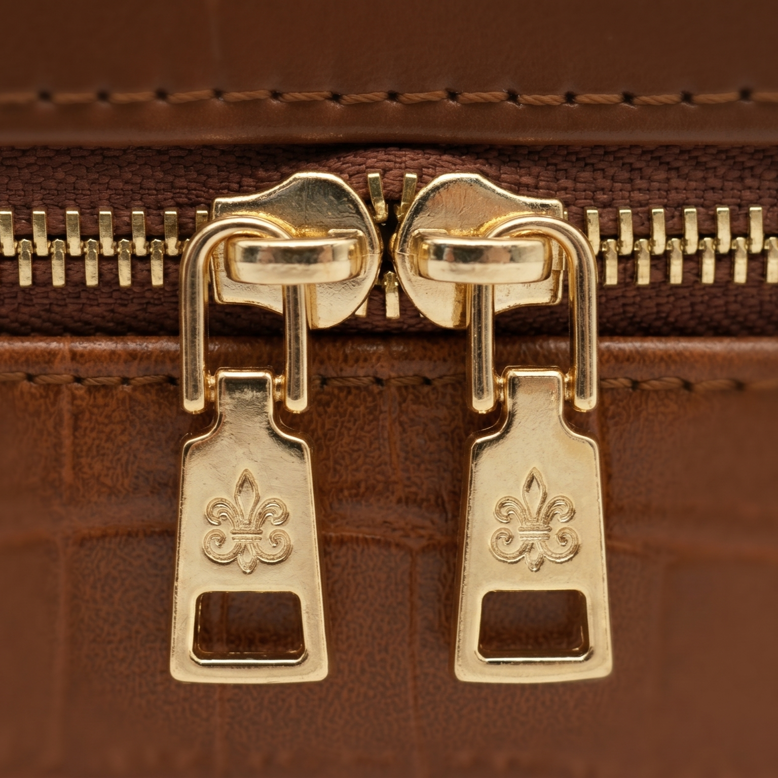 #colour_Chestnut · Cream
